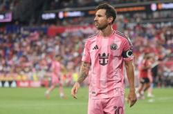 开云体育下载-梅西与队友发生摩擦，传闻引发猜测的简单介绍