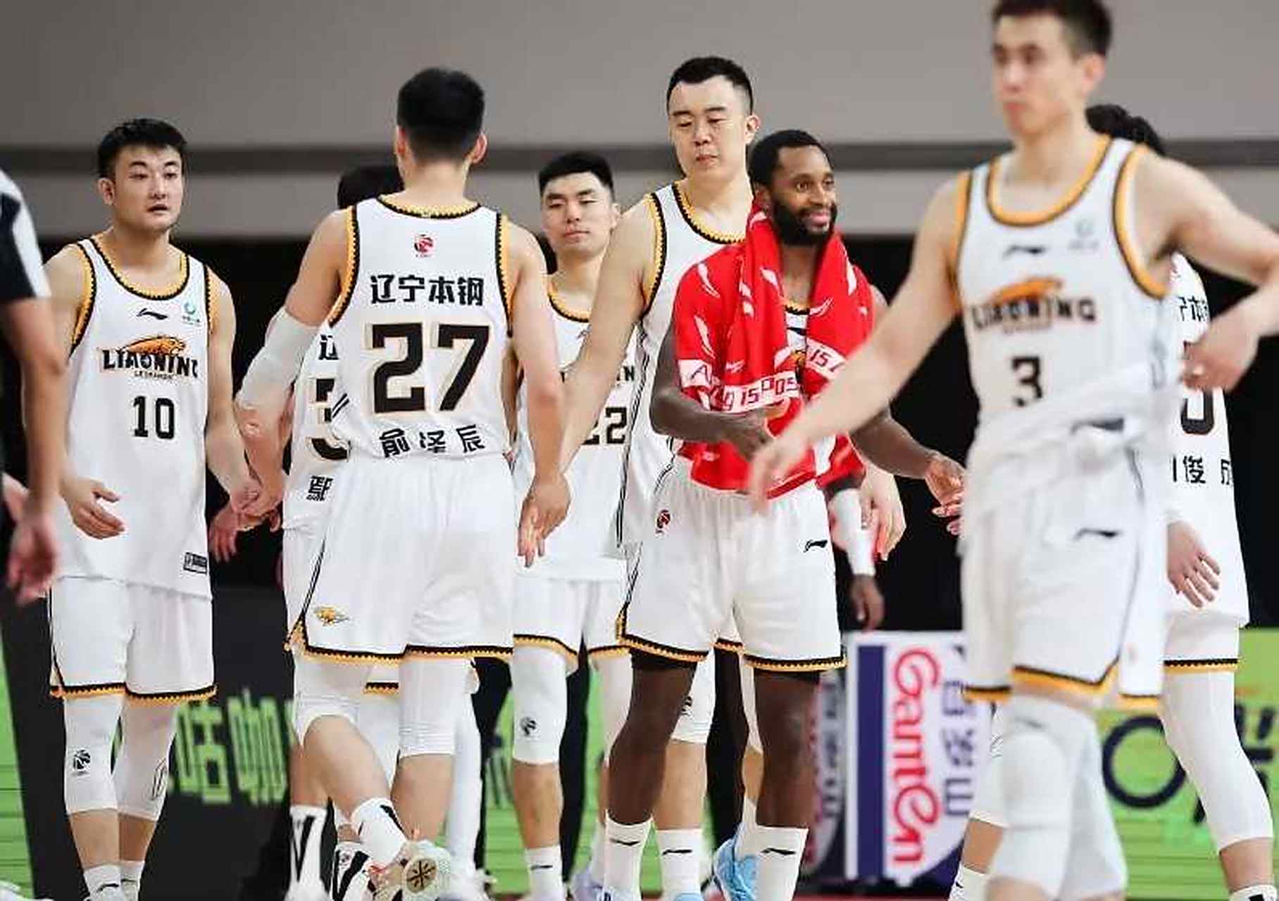 关于山东队客胜天津，豪取六连胜保持不败的信息