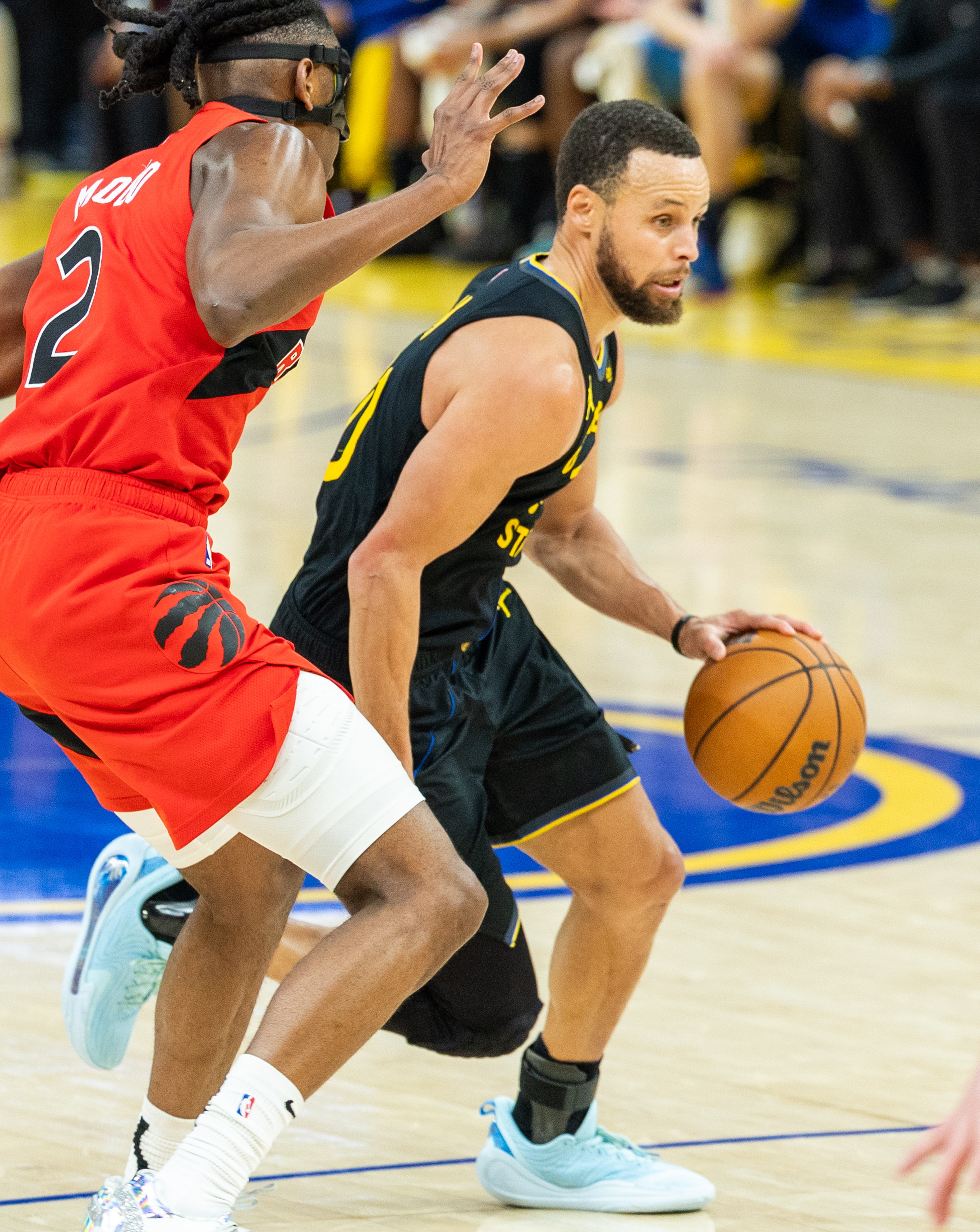 NBA总决赛打响,勇士和猛龙的碰撞令人期待 NBA总决赛打响,勇士和猛龙的碰撞令人期待