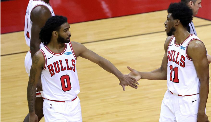 公牛队势如破竹,轻松取胜晋级次轮 公牛队势如破竹,轻松取胜晋级次轮