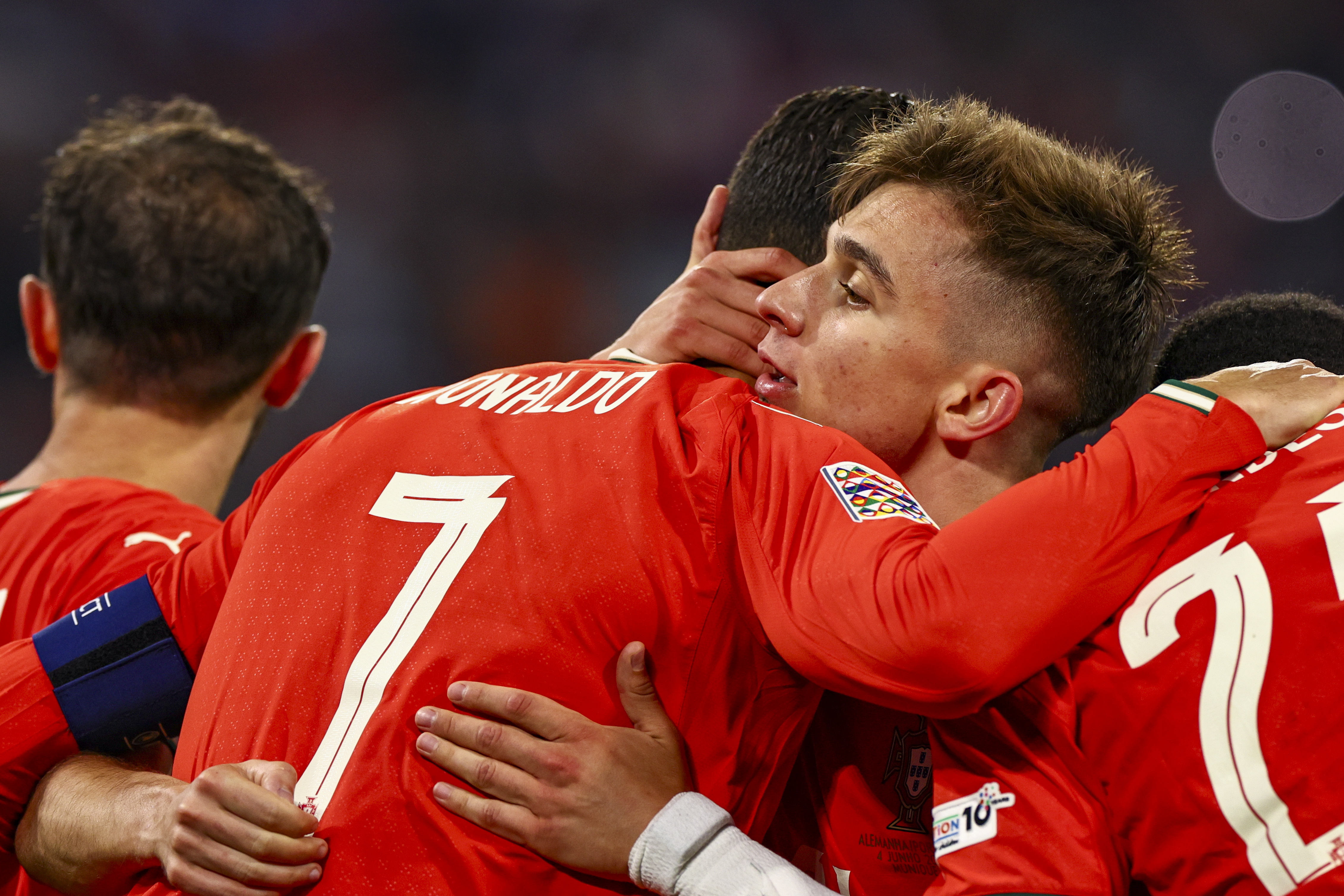 葡萄牙队再遭败绩，无缘晋级