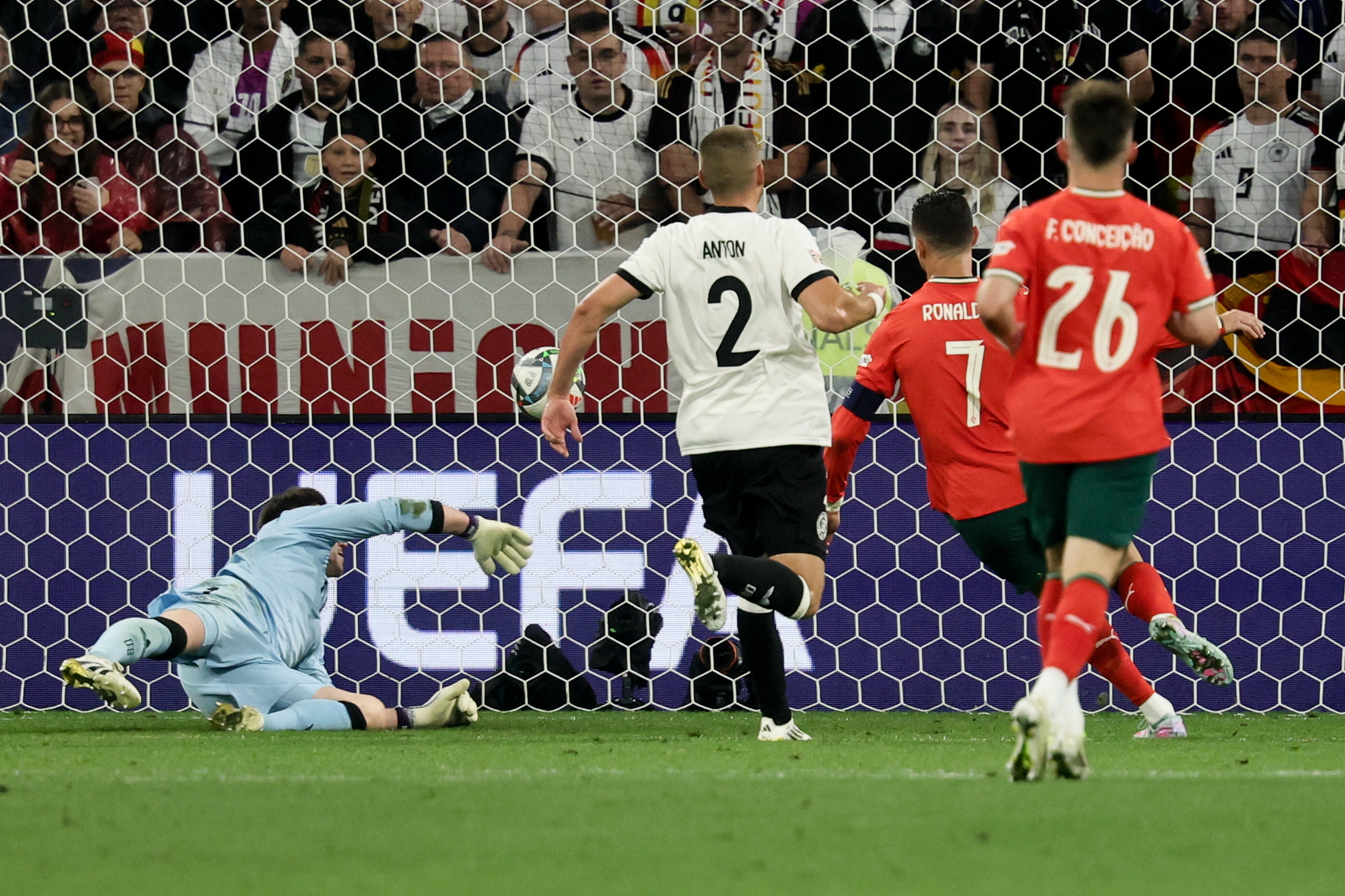 葡萄牙队再遭败绩，无缘晋级