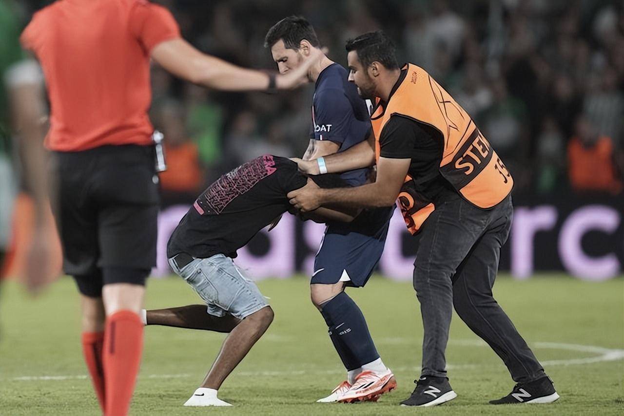 关于日本羽毛球队血洗法国羽毛球队，陶菲克打破历史纪录的信息