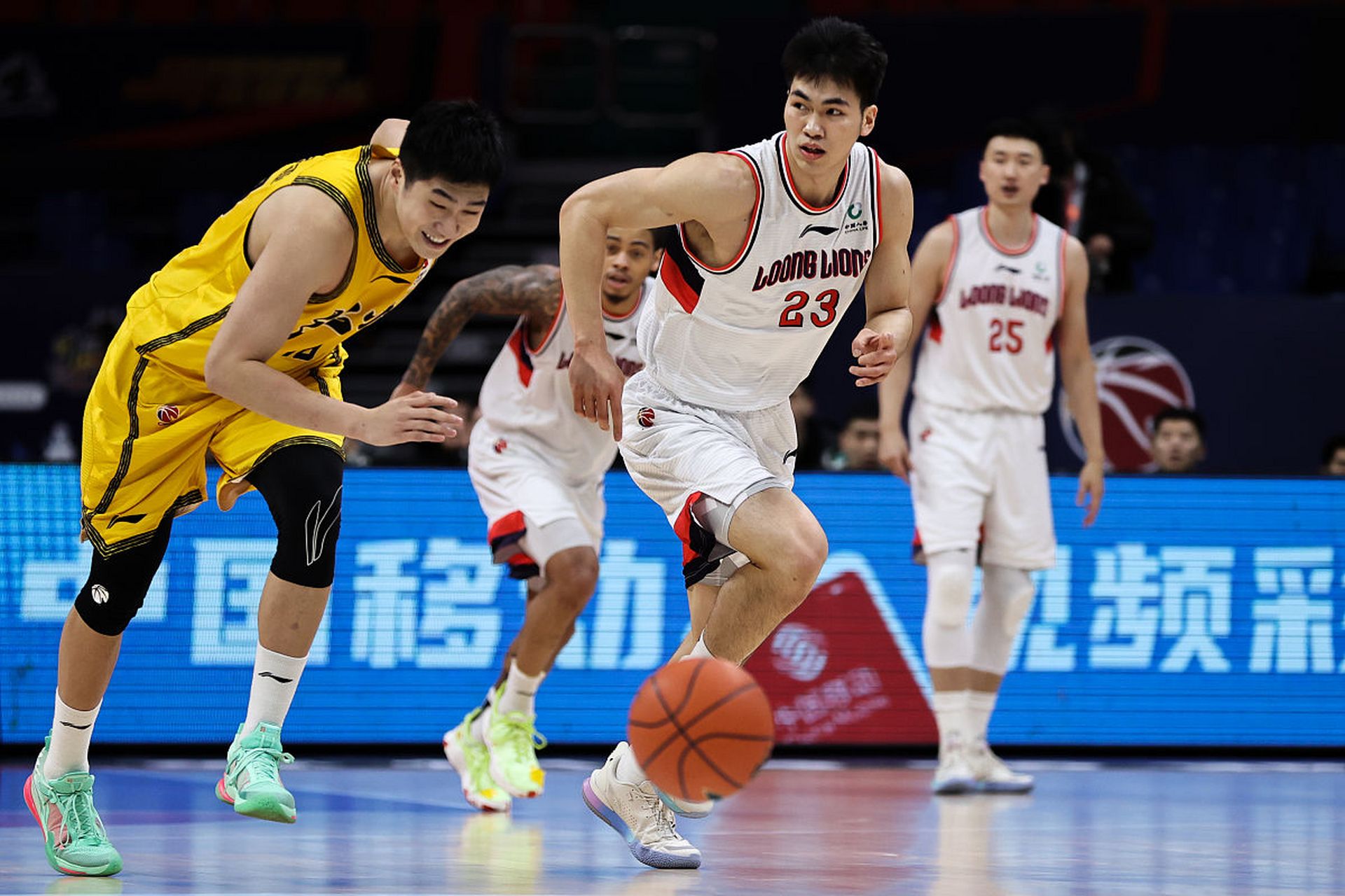 CBA战术调整奏效,成功扭转局势的简单介绍 CBA战术调整奏效,成功扭转局势的简单介绍