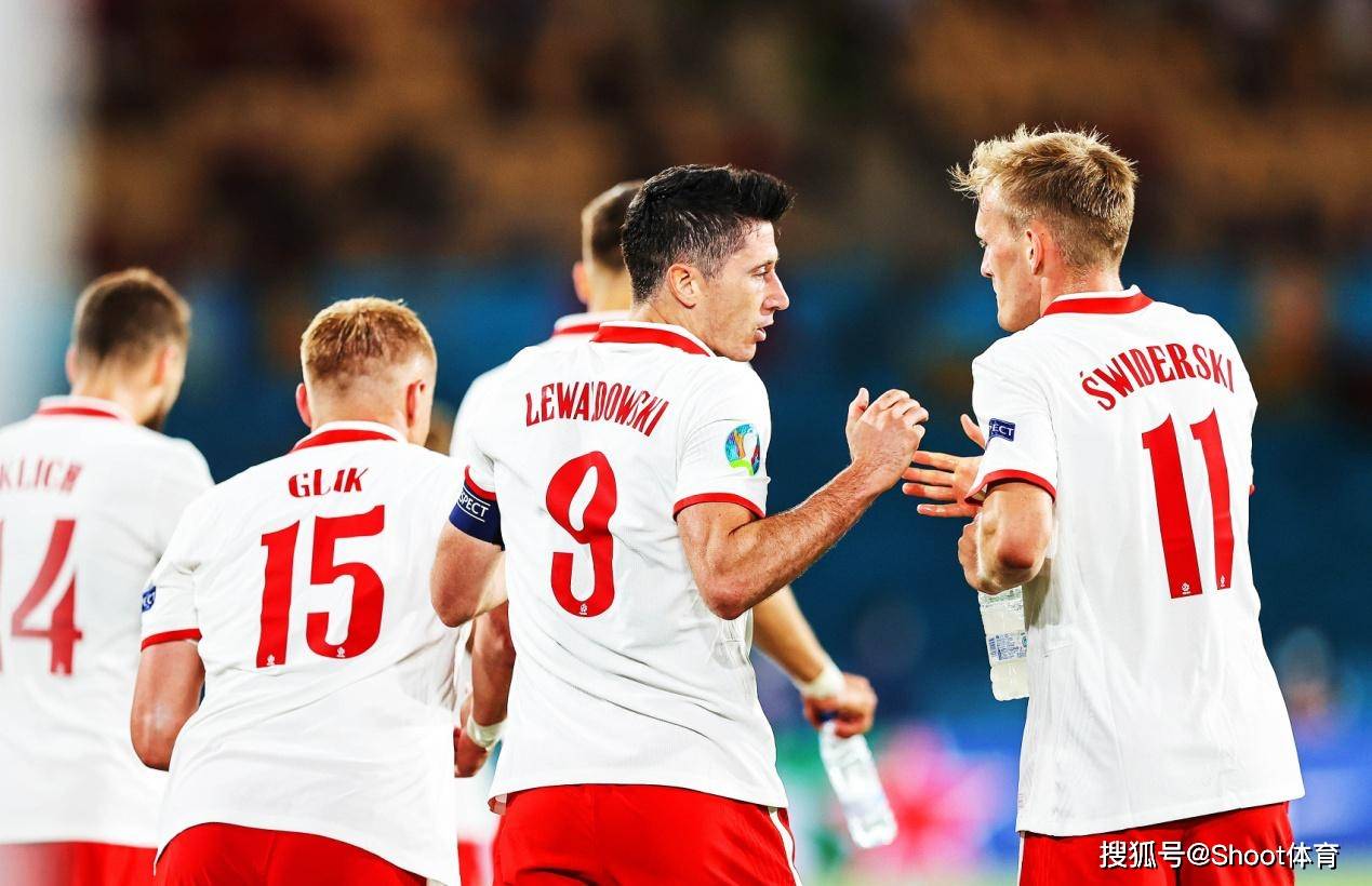 包含瑞典队轻取波兰队，奥恰洛夫关键制胜的词条